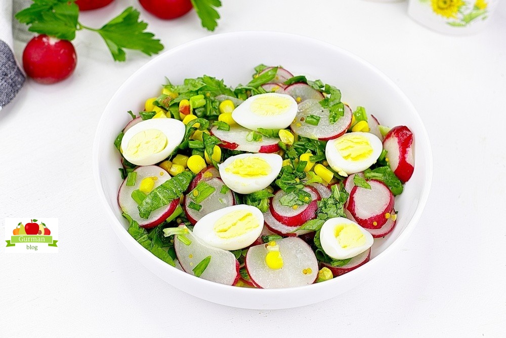 Весенний салат с редиской