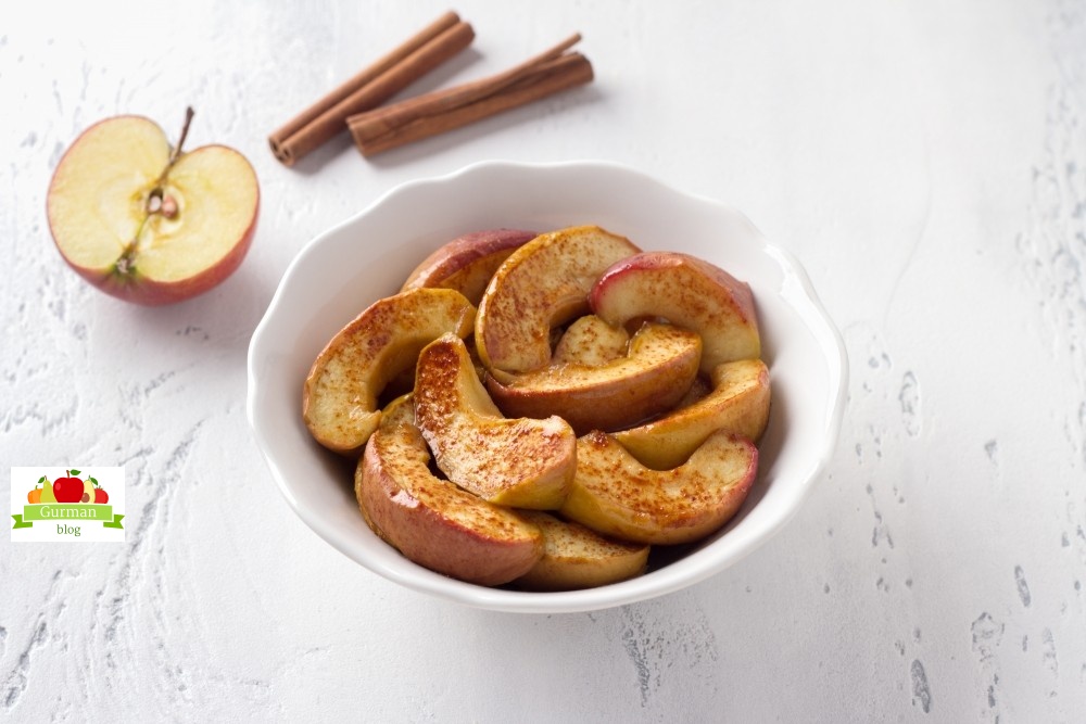 Яблоки в духовке дольками