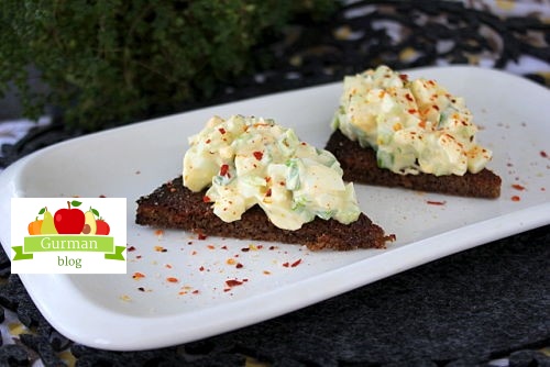 Яичный салат с сельдереем