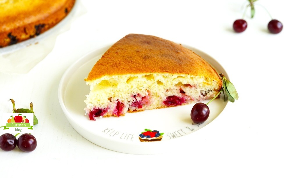 Заливной пирог с вишней