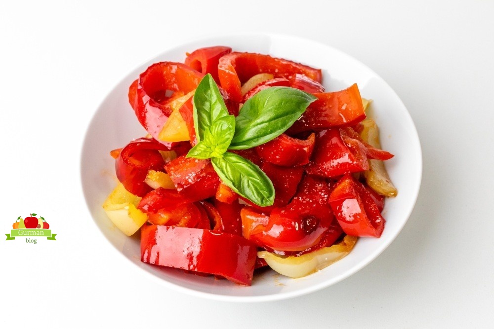 Жареный болгарский перец с чесноком