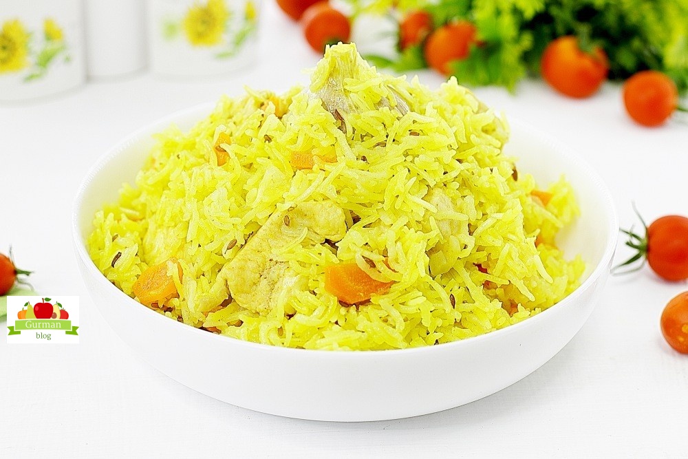 Золотистый плов с курицей